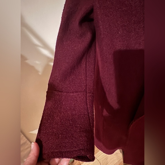 TAHARI COAT WOOL . Burgundy/ wine colored long coat. - Picture 5 of 7